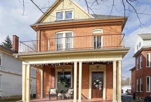 Building Photo - 107 Clinton Ave