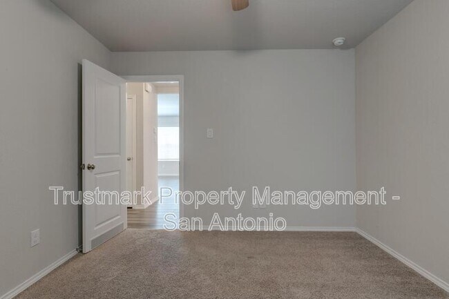 Building Photo - 242 Holland Pk