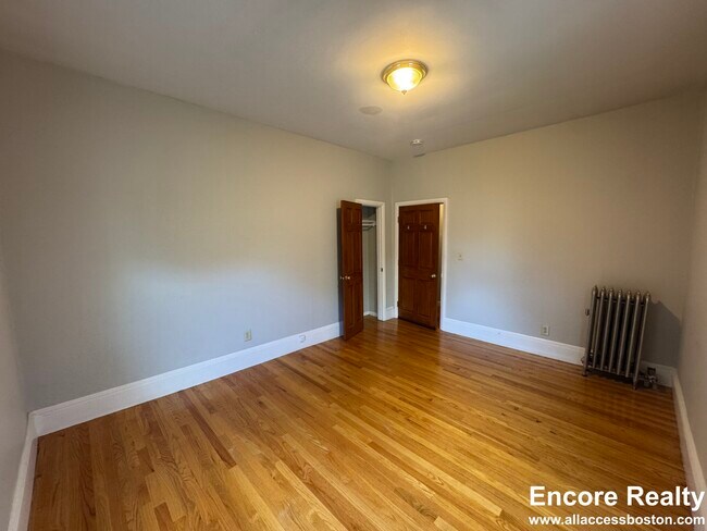 Building Photo - 23 Tufts St