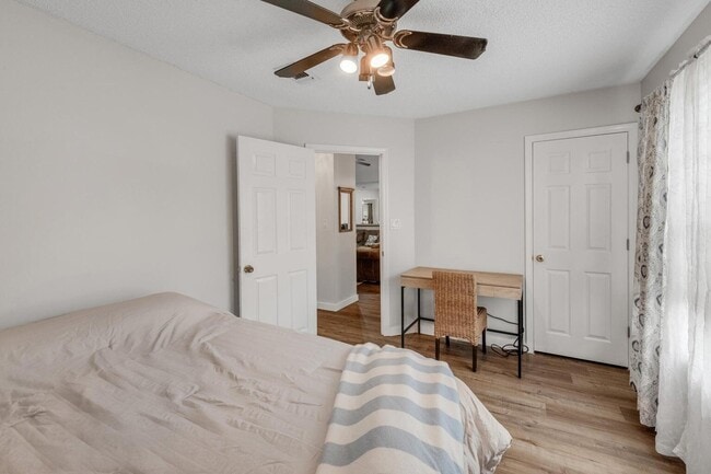 Building Photo - 6453 Garden Dr