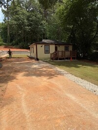 Building Photo - 637 Parkdale Dr