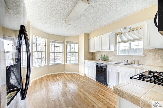 Building Photo - 12530 Laleu Ln