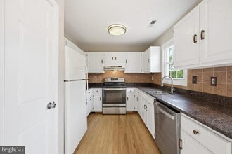 Building Photo - 15622 Cliff Swallow Way