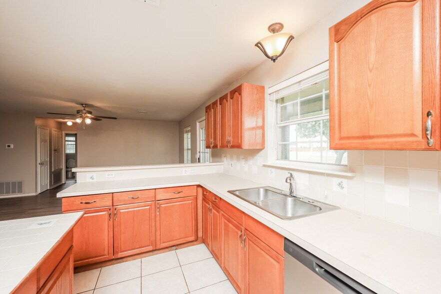 Building Photo - 7259 FM982