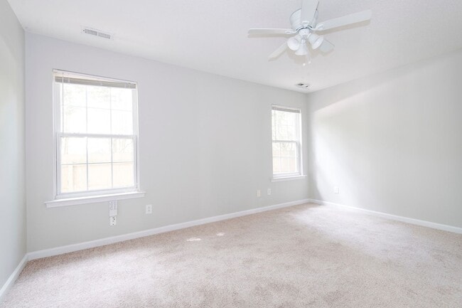 Building Photo - Charming Cape-Cod in the Heart of Apex! First Floor Master! Pet Friendly!