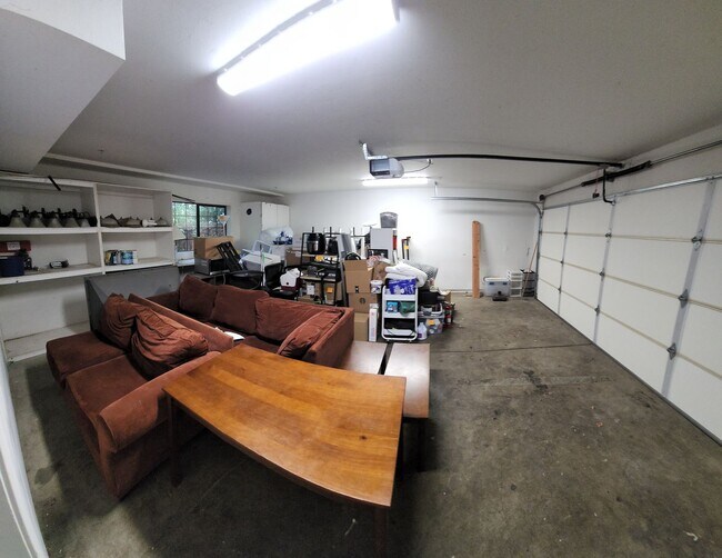 Building Photo - LOCATION-CLOSE PROXIMITY TO POLY CAMPUS