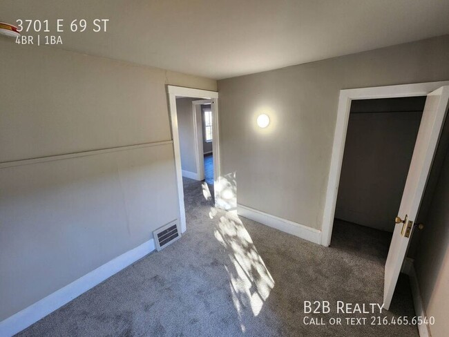 Building Photo - 3701 E 69th St