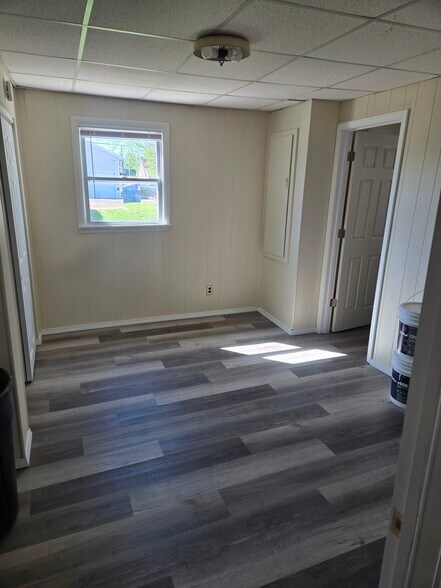 Building Photo - 726 W Clay St