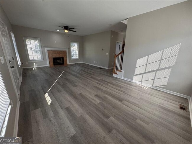 Building Photo - 1812 Lakewood Ave SE