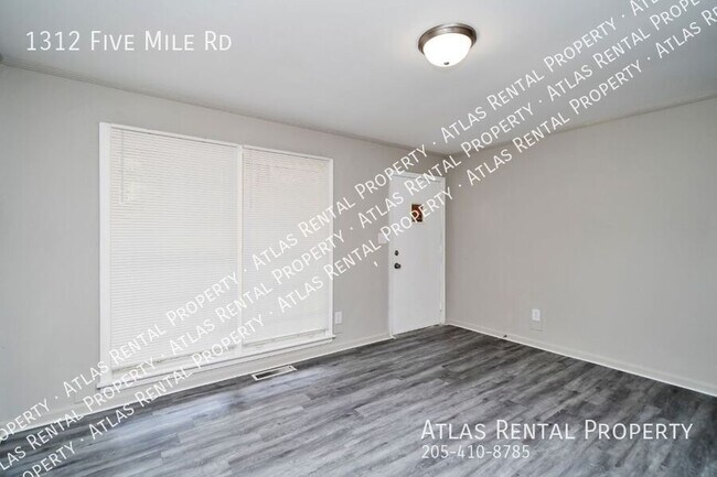 Building Photo - 1312 5 Mile Rd