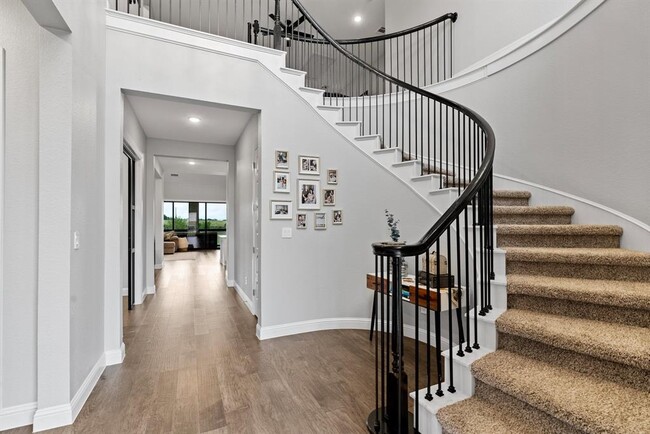 Building Photo - 209 Northcrest Dr