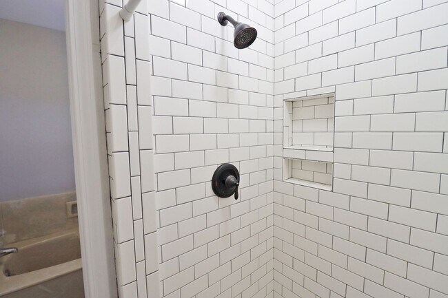 Building Photo - Charming Columbia Home Minutes to Fort Jackson!