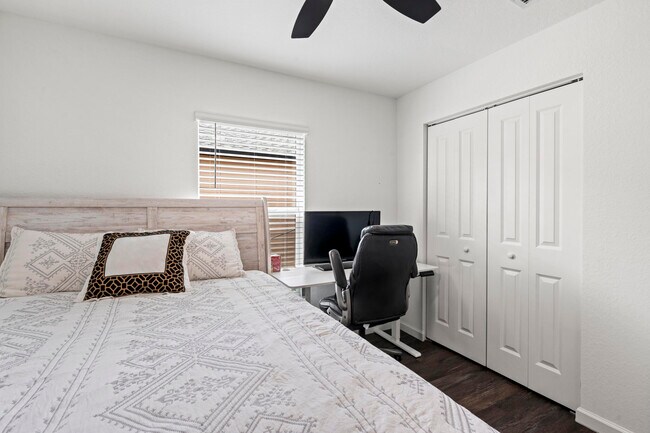 Building Photo - 701 Carlyle Wy