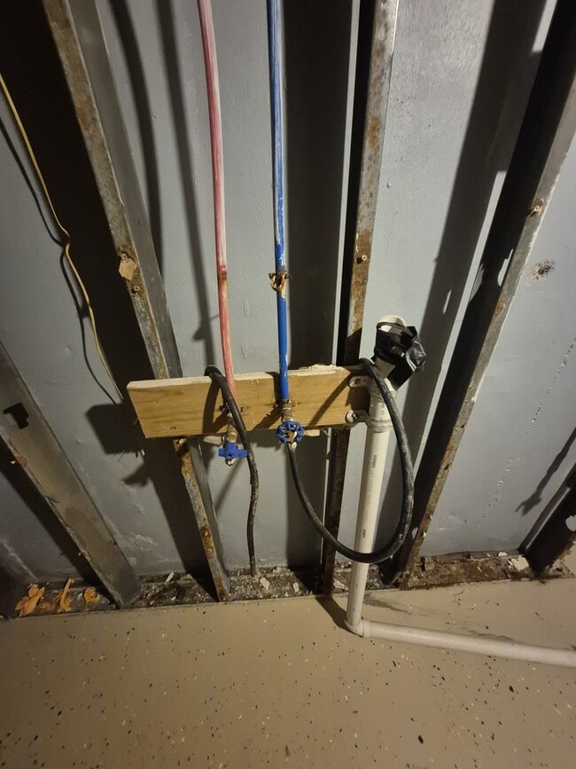 Building Photo - 1539 Comet Dr