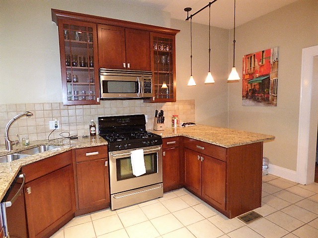 Building Photo - Gorgeous Brick German Village Home!