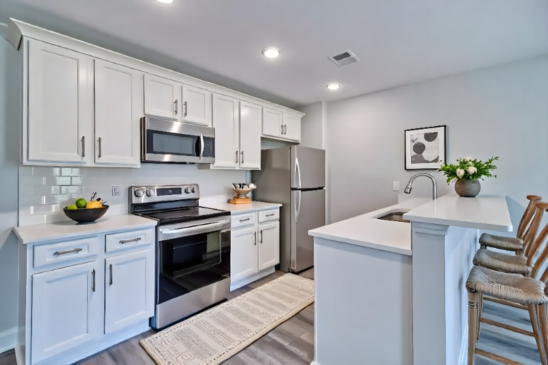 Building Photo - 204 Winding Chestnut Dr