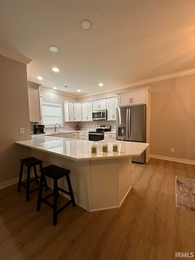 Building Photo - 3795 High Pointe Dr