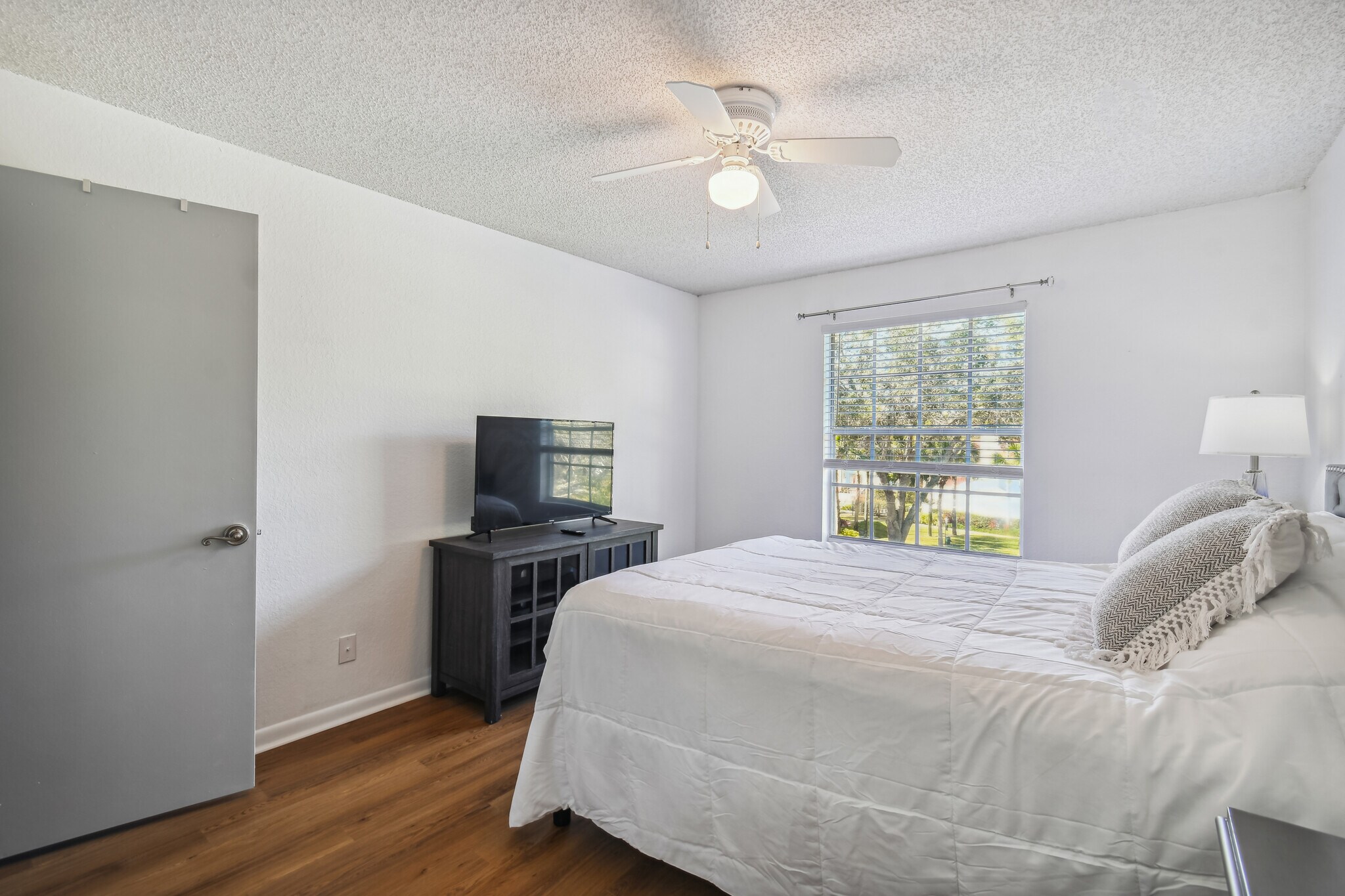 Building Photo - 11588 Westwood Blvd
