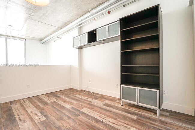 Building Photo - 690 SW 1st Ct