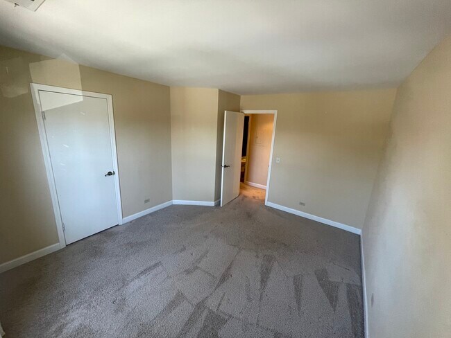 Building Photo - 1324 McDowell Rd