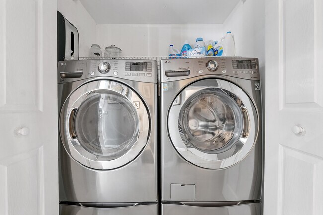 Building Photo - 5029 Heron Pl