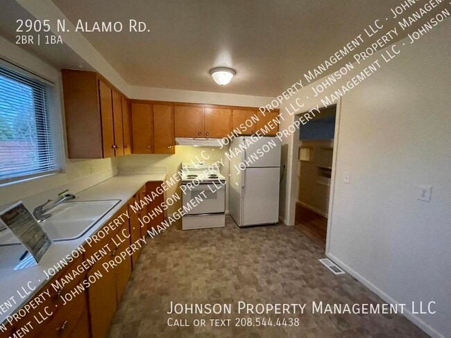 Building Photo - 2905 N Alamo Rd