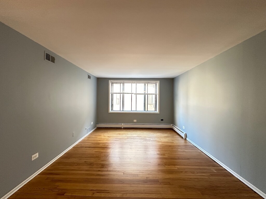 Building Photo - 1515 W Morse Ave