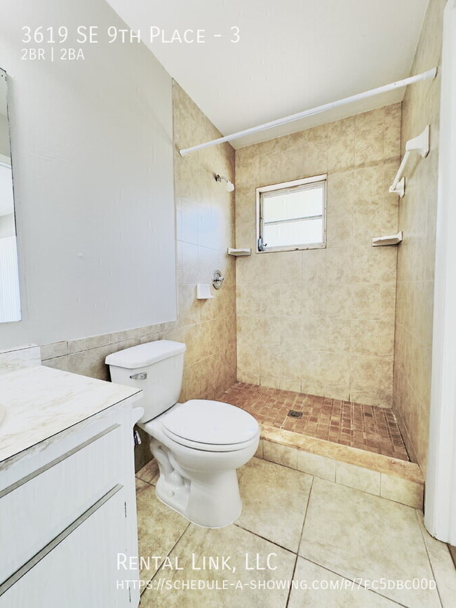 Building Photo - 3619 SE 9th Pl