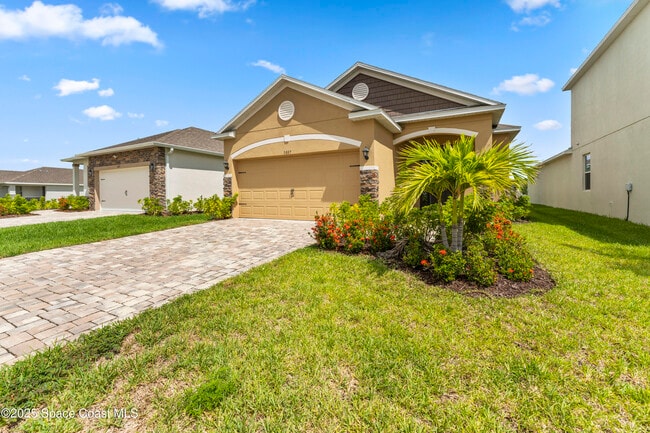 Building Photo - 1037 Canfield Cir