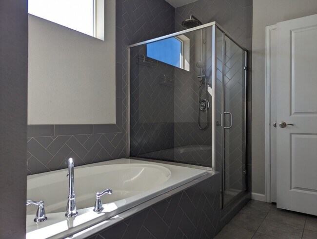 Building Photo - COMING SOON FIRST WEEK OF JUNE! Super SW Longmont location!