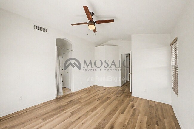 Building Photo - 1271 W Gail Dr