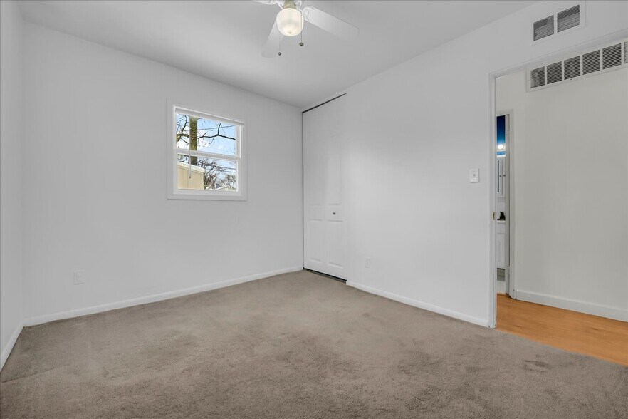 Building Photo - 26435 Tawas St