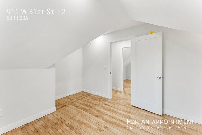 Building Photo - 911 W 31st St