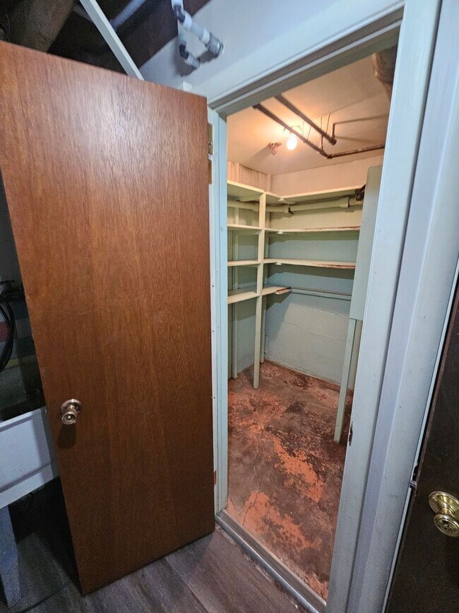 Building Photo - 303KENT