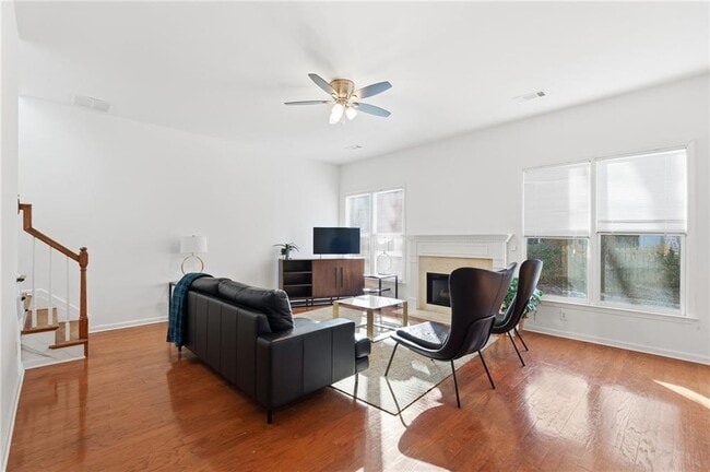 Building Photo - 2050 Willshire Glen