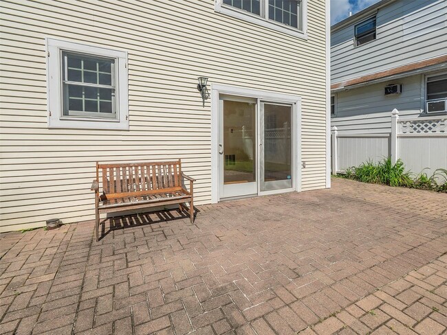 Building Photo - 30 Edgewood Rd