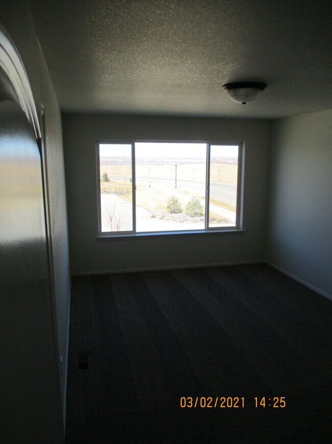 Building Photo - 3 Bed, 2.5 Bath - 2 Story Home in Windsor's Raindance Subdivision!