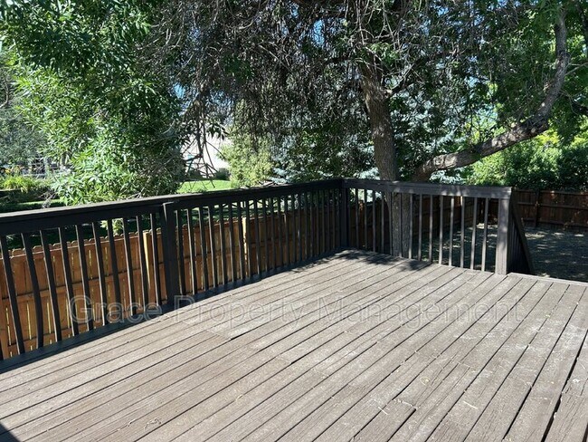 Building Photo - 10860 Stuart Cir