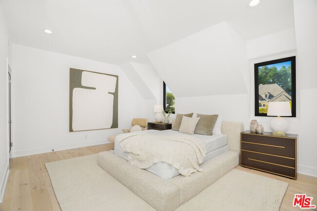 Building Photo - 4608 Westchester Dr