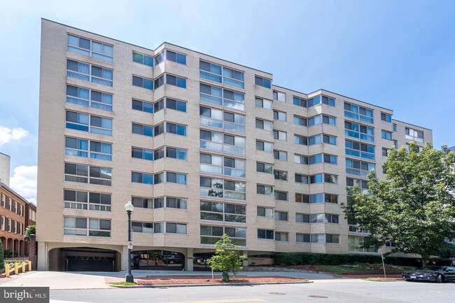 Jefferson House Condo Unit - 922 24th St NW