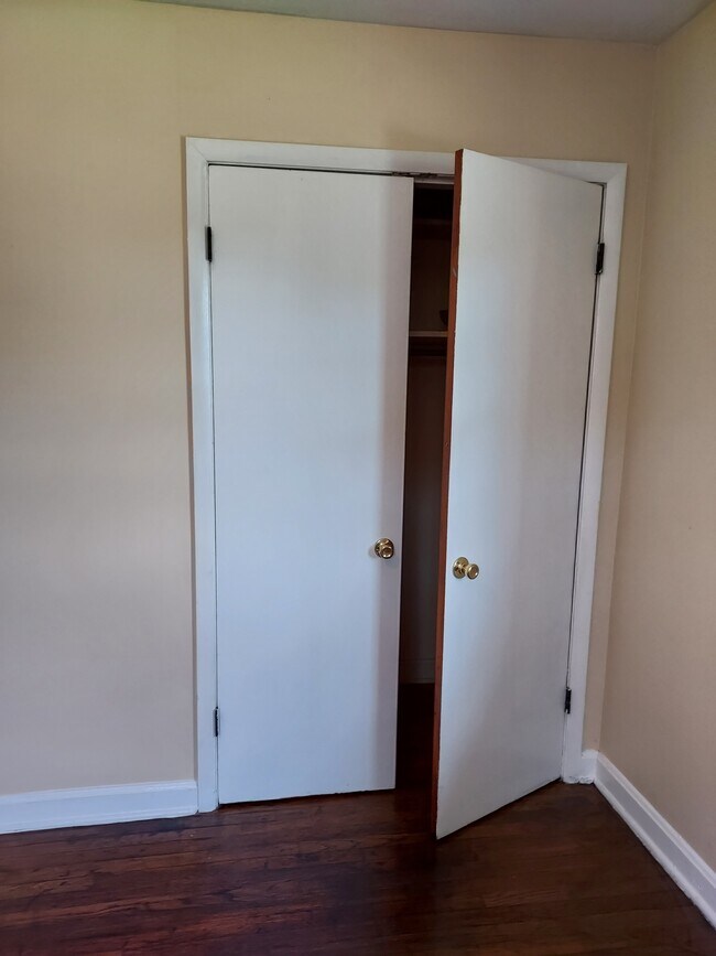 Bedroom #3 double closet - 6105 Oakdale Ln