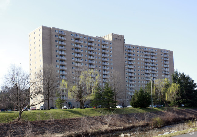 Building Photo - Parc East