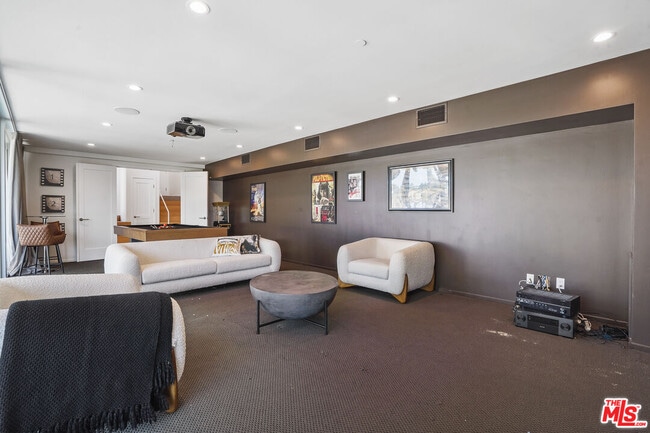 Building Photo - 9716 Oak Pass Rd