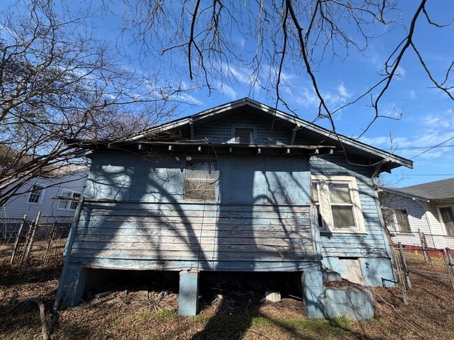 Building Photo - 2013 33rd Ave N