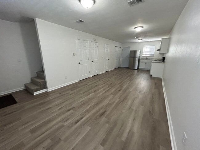 Building Photo - 350 Hayden Rd
