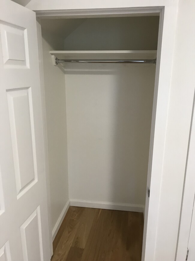 Lots of closet space - 146 Vista Pl