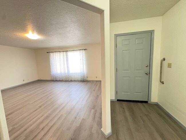 Building Photo - Enoch House Available For Rent
