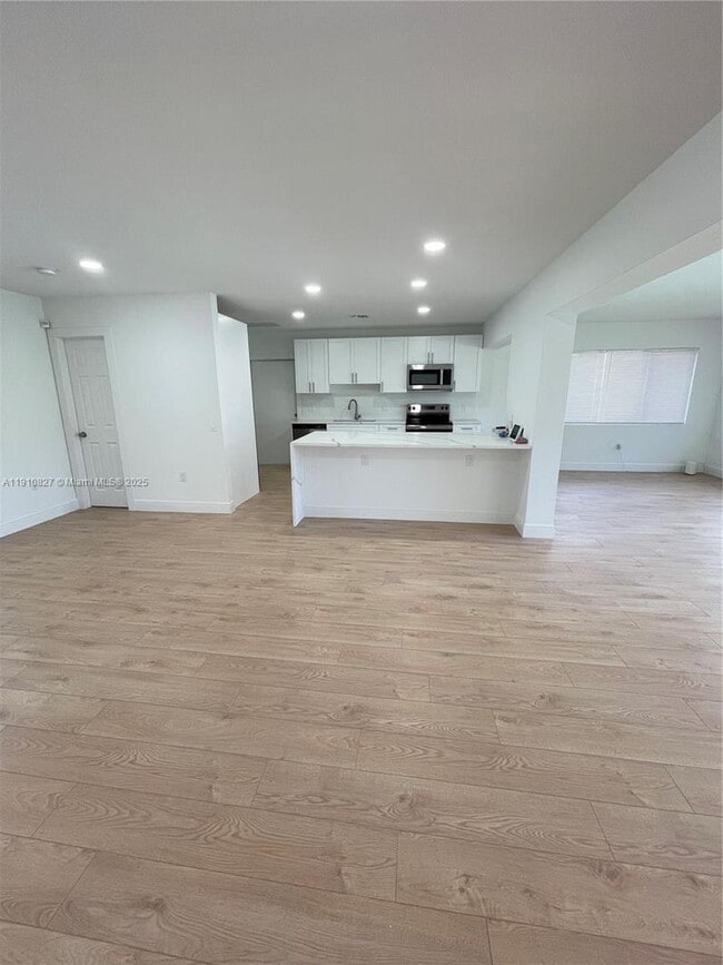 Building Photo - 317 N 31st Ave