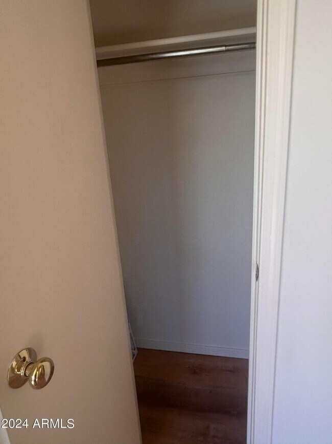 Building Photo - 1225 N 36th St