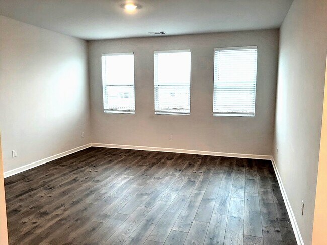 Building Photo - 3085 White Hbr Dr